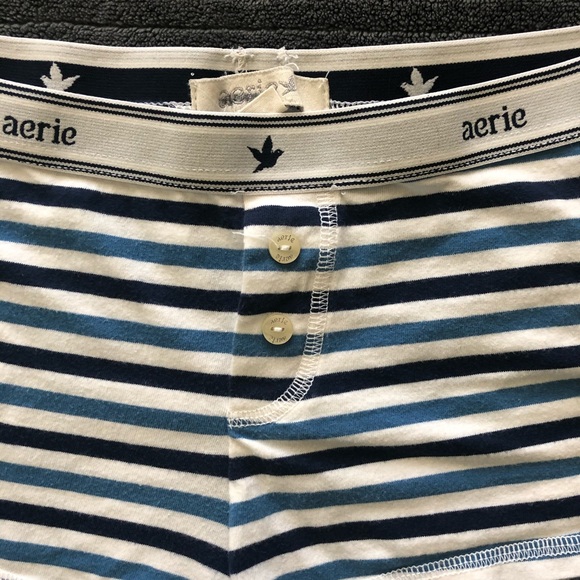 EUC aerie Shortie Shorts - Picture 4 of 9